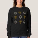 Moletom Na moda HANUKKAH<br><div class="desc">Na moda HANUKKAH, que mostra ouro falso e ESTRELA prateada DE DAVID e MENORAH em um padrão ladrilhado. Suéter Chanukah ideal para homens e mulheres nas comemorações de Chanucá e é adequado para qualquer evento temático judeu. Escolha entre uma ampla seleção de cartões e presentes de Hanukkah por Designs Bereanos....</div>