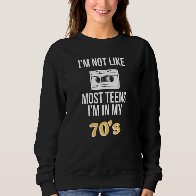 Moletom Não sou como a maioria dos adolescentes que estou  (Frente)
