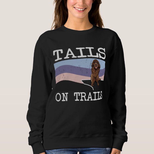 Moletom Newfoundland Tails On Trails  Dog Hiking (Frente)