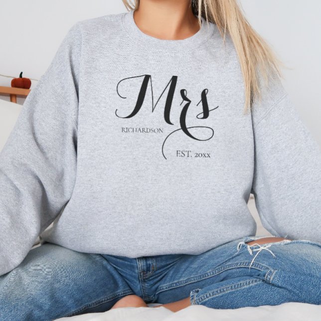 Moletom Noiva Futuro Senhora Personalizado Elegante Letra  (Elegant Black Script Personalized Bride Future Mrs Sweatshirt)