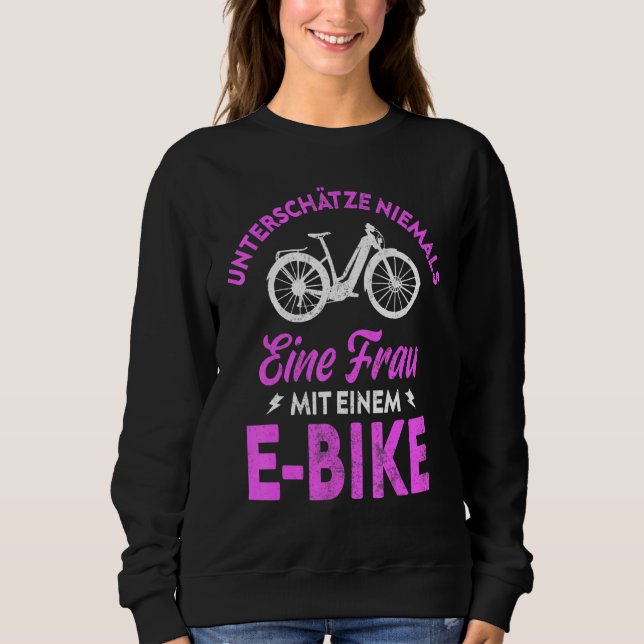 Moletom Nunca subestime uma mulher com uma bicicleta E fem (Frente)