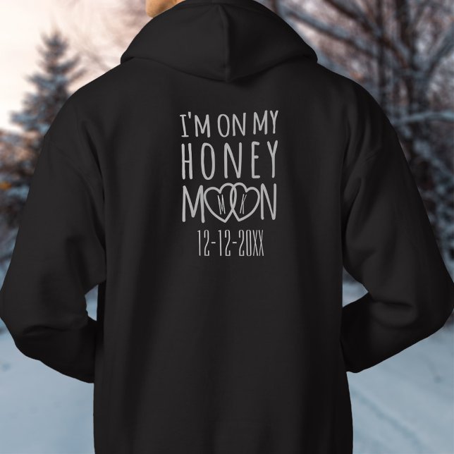 Moletom Personalizado Na Minha Reunião De Casamento Em Lua (Perfect hoodie to wear on your honeymoon. Add your initials to the hearts and your wedding date)