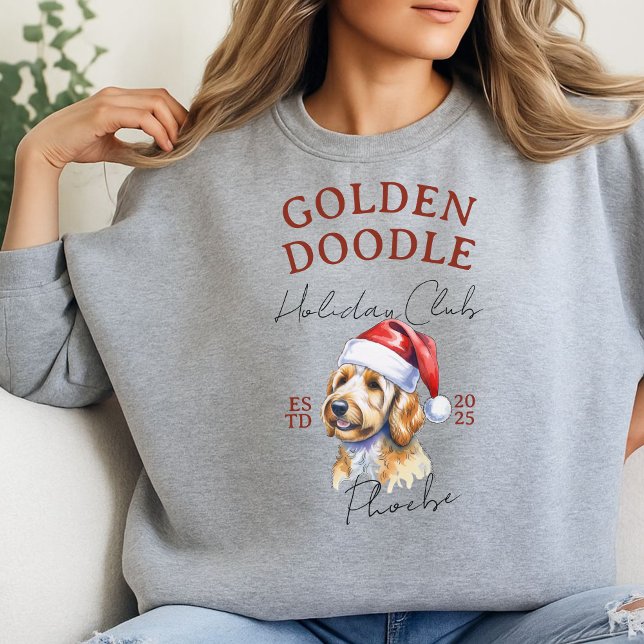 Moletom Porta do Ouro do Clube de Férias Personalizado (Elevate your holiday shopping apparel with this Custom Holiday Club Golden Doodle sweatshirt!)