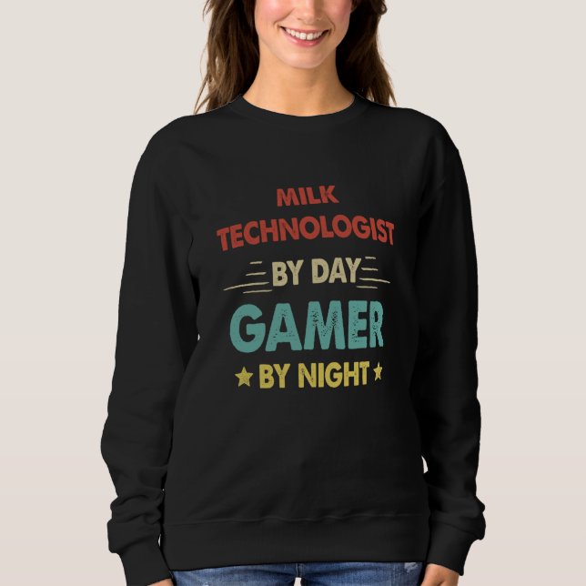 Moletom Retro Milk Technologist By Day Gamer By Night (Frente)