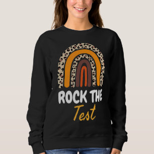 Moletom Rock The Test Day Teacher Testing Day Rainbow