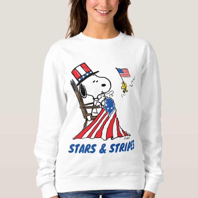 Moletom Snoopy Sewing 4 de julho Flag (Frente)
