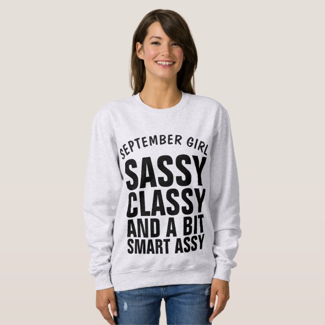 Moletom t-shirts DE NASCIMENTO DA GAROTA DE SETEMBRO. SASS (Frente Completa)