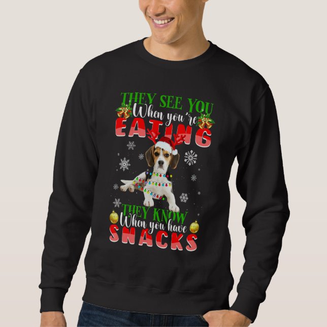 Moletom They See You Eating Christmas Reindeer Santa Beagl (Frente)