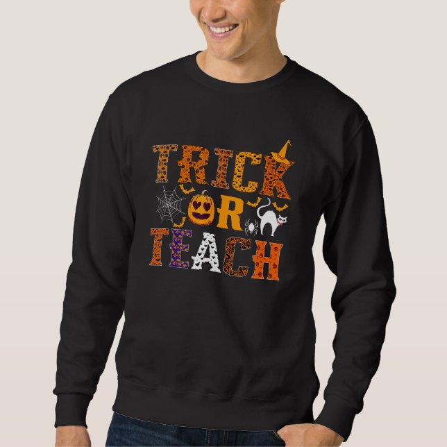 Moletom Trick Or Teach Funny Teacher Halloween Costume Men (Frente)