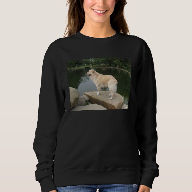 Moletom Um Cão Em Um Lago (Frente)
