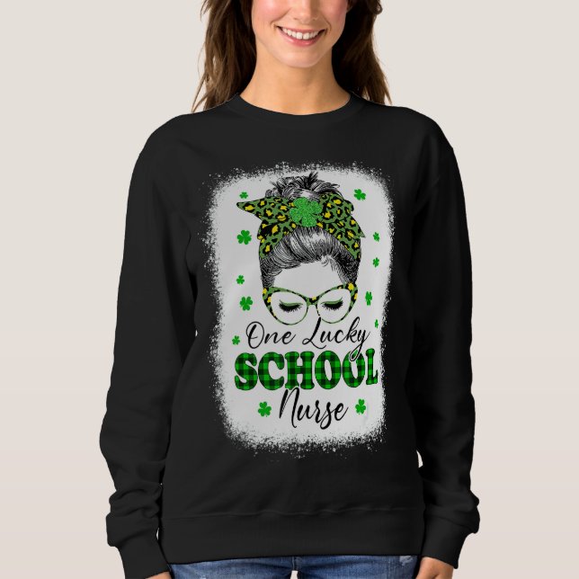 Moletom Uma enfermeira de escola sortuda Leopard Shamrock  (Frente)