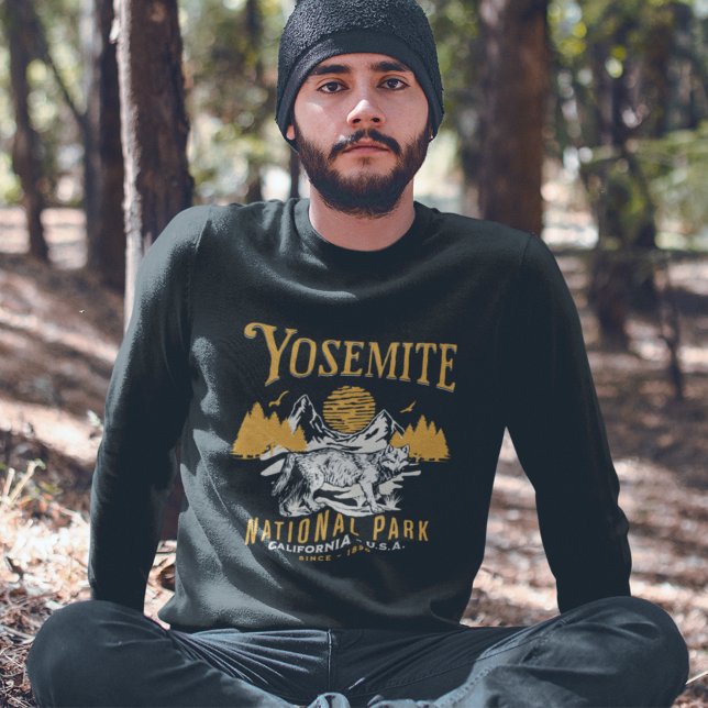 Moletom Vintage Wolf in Yosemite Wilderness (Criador carregado)