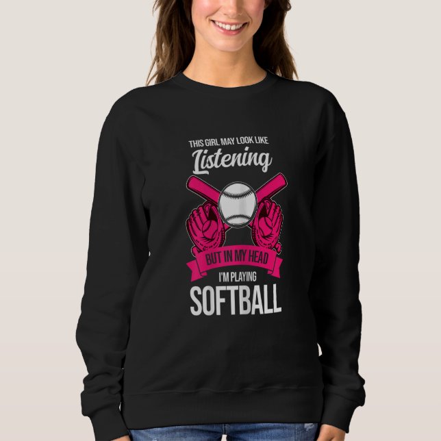 Moletom Womens this girl I'm playing softball softball gam (Frente)