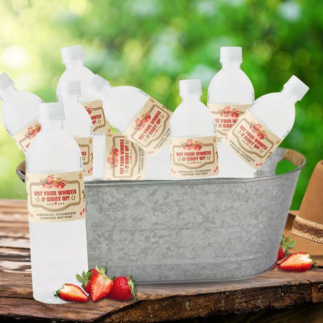 Molhe o seu apito e enrosque o rótulo da garrafa d (Criador carregado)