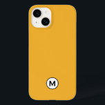 Monograma Amarelo Moderno da Mostarda de Tendência<br><div class="desc">Capa de telefone de emblema amarelo de mostarda moderna. Simples emblema de monograma preto e branco com monograma inicial em tipografia moderna num fundo amarelo-mostarda brilhante.</div>