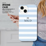 Monograma de Arco Preto, Bonito, Cinzento Azul Mod<br><div class="desc">Apresentando nosso novo gabinete iPhone 14, projetado com um padrão na moda azul e branco listrado que certamente virará cabeças. Para adicionar um pouco de beleza, incluímos um pequeno arco preto na frente. E para torná-lo realmente personalizado, o caso pode ser monograma com suas iniciais de escolha. Este caso não...</div>