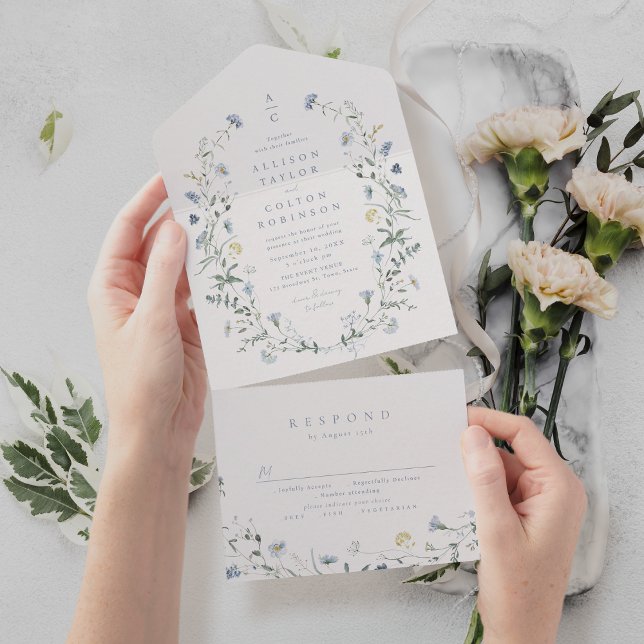 Monograma de casamento rústico boho em azul poeire (Dusty Blue Wildflower Rustic Boho Wedding monogram All In One Invitation)