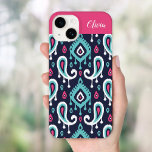 Monograma de Paisley de Ikat, marinho e Rosa<br><div class="desc">Capa de telefone personalizada com um padrão paisley boho ikat em cor azul marinho, rosa e turquesa. Personalize-o com o seu nome ou monograma num quadro de bloco de cor. Use as ferramentas de design para editar as fontes de texto e as cores ou carregar suas próprias fotos para criar...</div>