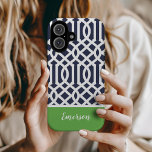 Monograma do marinho e do Green Trellis<br><div class="desc">capa de telefone personalizada na moda em cores azul, verde e branco do marinho. Este design apresenta um padrão de treliças marroquino pré-disquete. Personalize-o com seu nome ou outro texto personalizado em uma fonte moderna de monograma de script. Use as ferramentas de design para escolher qualquer cor de fundo, editar...</div>