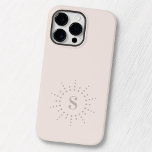 Monograma inicial de explosão solar radial, rosa<br><div class="desc">Capas de iphone elegante com o seu monograma,  dentro a borda inicial de pontos radiais parecidos com um sol. Muito castanho claro em rosa mutado. As cores podem ser personalizadas com a ferramenta design.</div>