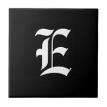 Monograma inicial E preto e branco<br><div class="desc">Monograma preto e branco inicial E,  fonte antiga em inglês.</div>