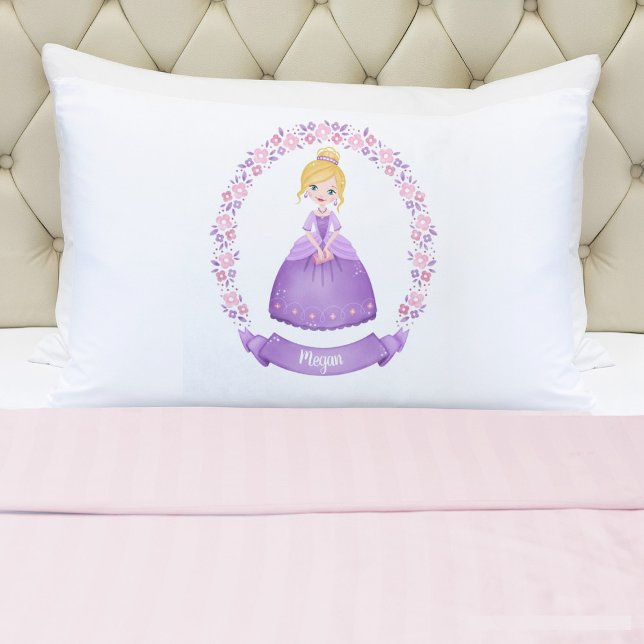 Monograma - Menina Princesa Pillowcase (A cute girls purple princess pillowcase. Personalize it with your girls name. So cute for her bed.)
