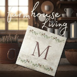 Monograma Olive Garland Castanho Russo Personaliza<br><div class="desc">Glândulas de aquarelas russas. Personalize com o monograma da sua família em marrom coordenador. Combine e combine com outros azulejos para criar o seu aspecto perfeito. 100% de satisfação do cliente com o "Zazzle" todos os dias.</div>