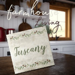 Monograma Olive Garland Rustic Green Toscana<br><div class="desc">Galeria de oliveiras russas. Escrito na Toscânia em coordenação verde. Combine e combine com outros azulejos para criar o seu aspecto perfeito. 100% de satisfação do cliente com o "Zazzle" todos os dias.</div>