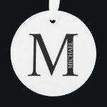 Monograma Personalizado e Ornamento de Nome<br><div class="desc">O Design de Monograma e Nome Personalizado apresenta um monograma e um nome personalizados no estilo de fonte de serif clássico. Perfeito para casamento,  feriado,  reunião familiar e para quaisquer ocasiões especiais.</div>
