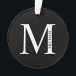 Monograma Personalizado e Ornamento de Nome<br><div class="desc">O Design de Monograma e Nome Personalizado apresenta um monograma e um nome personalizados no estilo de fonte de serif clássico. Perfeito para casamento,  feriado,  reunião familiar e para quaisquer ocasiões especiais.</div>