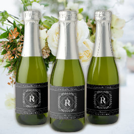 Monograma Preto na moda