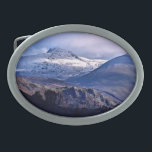 MONTANHAS<br><div class="desc">Um design fotográfico de neve cobriu os cumes das montanhas no País de Gales.</div>