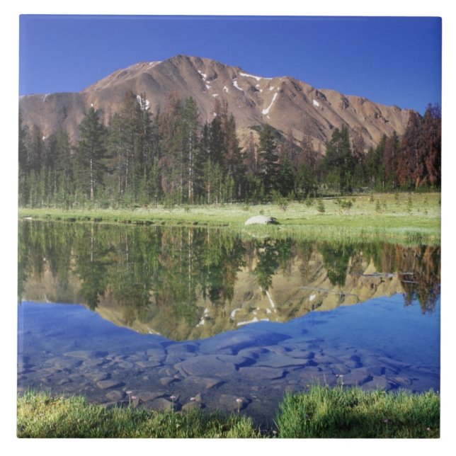 Montanhas Sawtooth refletidas no Fourth of July (Frente)