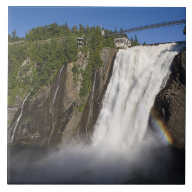 Montmorency Falls perto da cidade de Quebec. (Frente)
