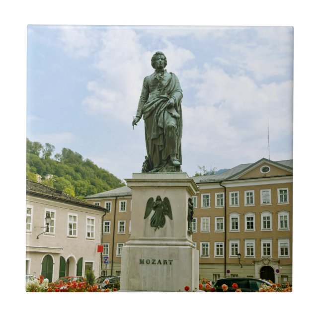 Monumento a Mozart em Salzburgo, Áustria (Frente)