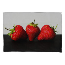 Morangos Em Branco Sobre Pccnm Preto