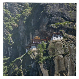 Mosteiro de Taktsang no penhasco, Paro, Butão