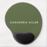 Mouse Pad De Gel Moderno e Minimalista Verde Oleícola Personalizado<br><div class="desc">Este na moda e elegante bloco de rato verde-oliva apresenta um nome personalizado na moderna fonte branca sans-serif. A superfície lisa do gel proporciona uma experiência confortável e precisa no rato,  fazer-a perfeita para trabalhar ou brincar. Adicione um toque de elegância à sua mesa com este mouse pad personalizável.</div>