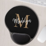 Mouse Pad De Gel Nome do Script Elegante Dourado Preto Monograma Fe<br><div class="desc">Monograma Feminino,  Dourado Escrito Preto,  Nome do Rato Gel Pad. Personalize facilmente esta moderna e elegante pastilha do rato com o seu monograma e nome personalizados.</div>