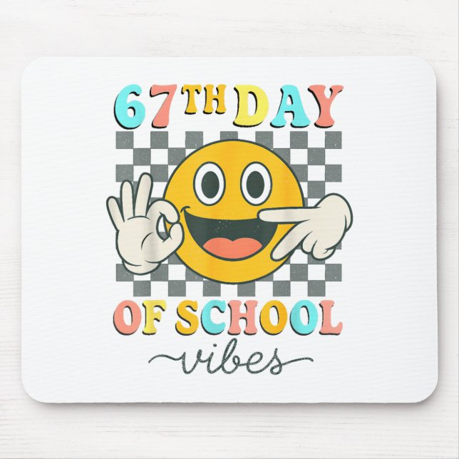 Mousepad 67th Day Of School Vibes 67 Meme Cute Smile Face T (Frente)