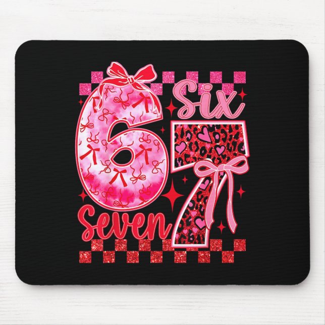 Mousepad 6 7 Seis Sete Meme Coquette Arco Coração de Leopar (Frente)
