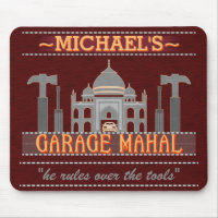 A garagem engraçada Mahal da caverna do homem