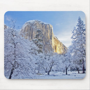 Mousepad A luz do sol atinge El Capitan com neve