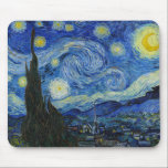 Mousepad A Noite Estrelada, 1889, por Vincent van Gogh<br><div class="desc">A Noite Estrelada,  1889,  por Vincent van Gogh. Ele mostra a visão da janela voltada para leste da sua sala de asilo em Santo-Rémy-de-Provence,  logo antes do nascer do sol,  com a adição de uma vila imaginária.</div>