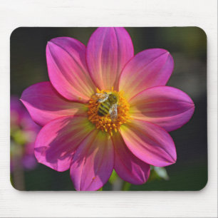 Mousepad Abelha na flor cor-de-rosa da dália