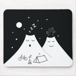 Mousepad Acampamento em um vulcão sonolento