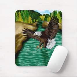 Mousepad Águia voando sobre o rio nas montanhas