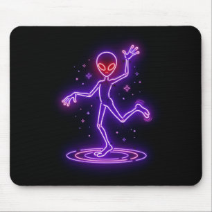 Mousepad Alienígena de desenho animado dançando entre peque