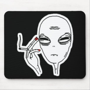 Mousepad Alienígena Fumante Funsa com Unhas Vermelhas