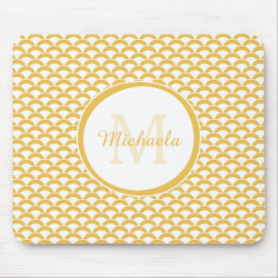 Mousepad Amarelo moderno e o branco Scallops o monograma e